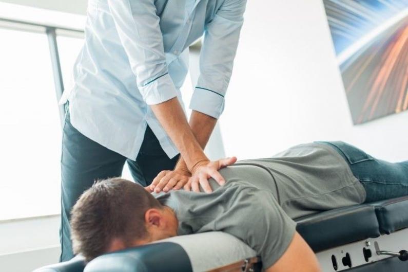 تخصص العلاج الطبيعي وأهدافه حروف عربي